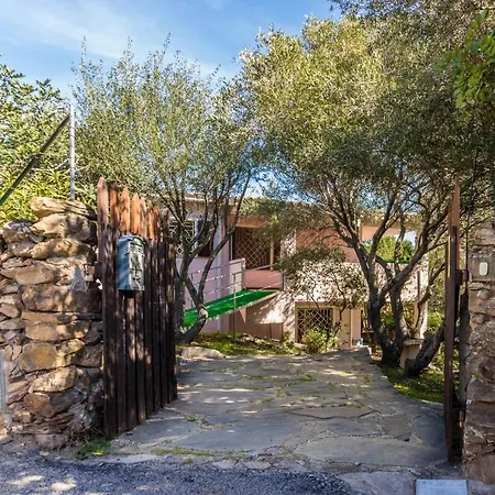 Διαμέρισμα Lido Di Pittulongu With Garden & Parking!